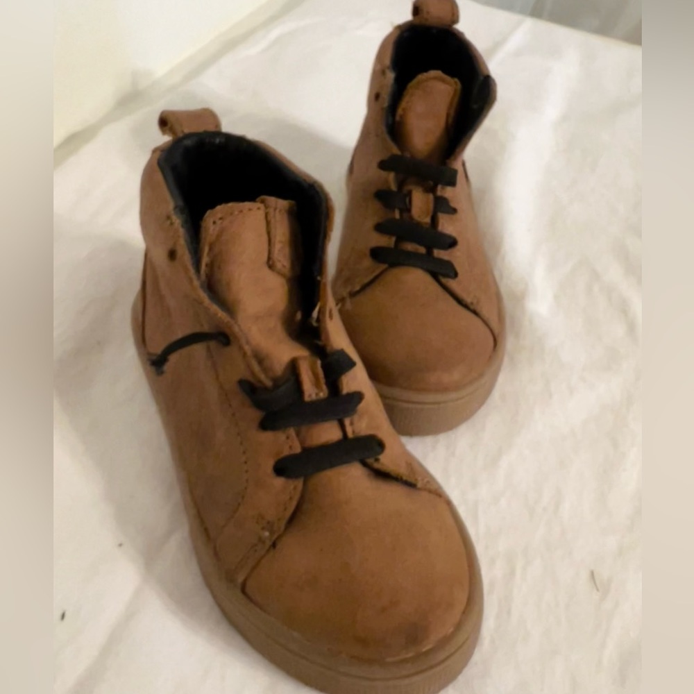 Freshly Picked Toddler Boots. Size 8